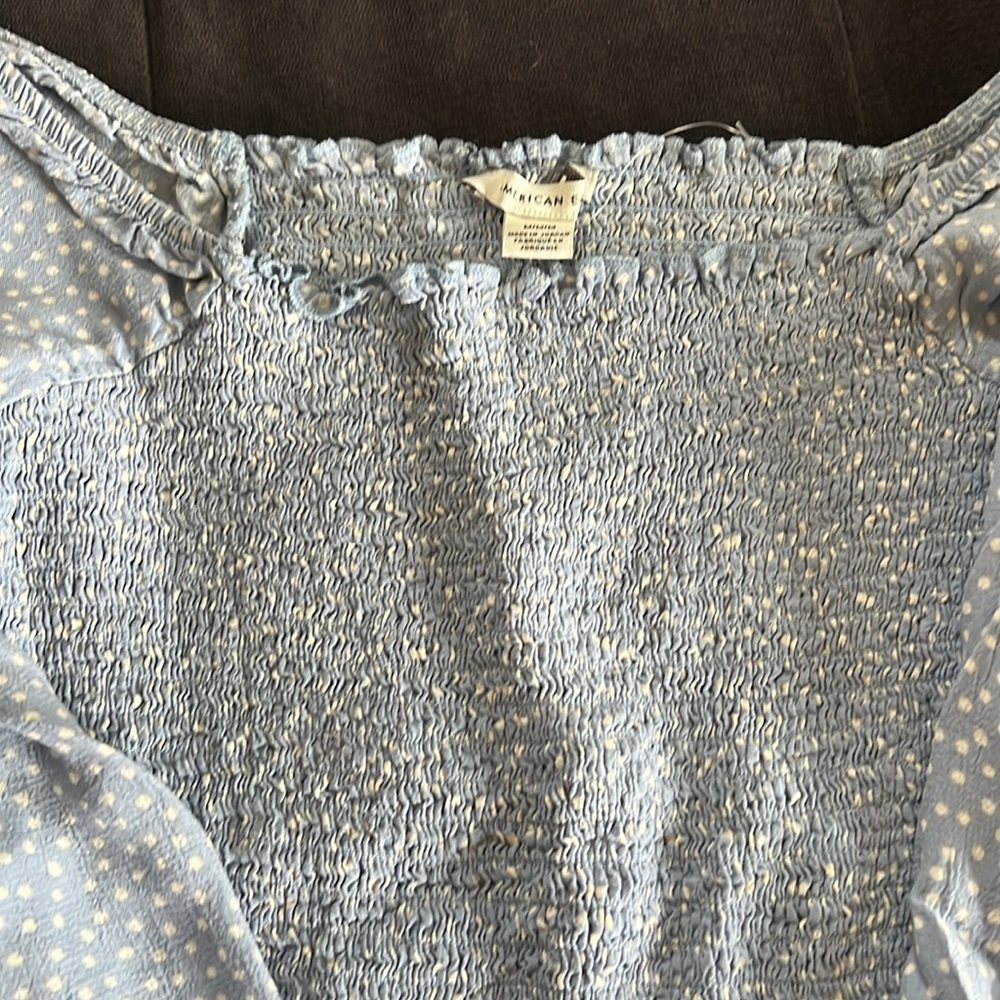 American Eagle smocked top size medium NWOT - Picture 2 of 3